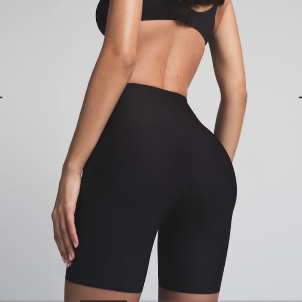 NWT Skims Body Butt Enhancing Padded Shorts BBL ONYX Black SMALL